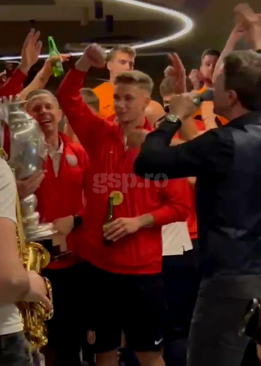 Imagini tari surprinse de GSP în autocarul CFR-ului: „S-audă Europa, CFR-ul a luat Cupa!” » Camora și jucătorii cântă și dansează, Louis Munteanu cu look a la Lamine Yamal