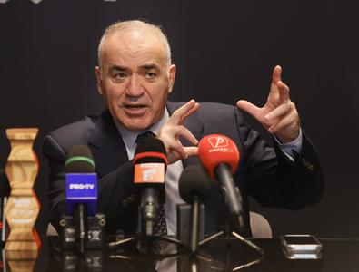 Garry Kasparov: „Războiul Ucraina - Rusia s-ar putea termina în scenariul 1918, nu 1945” + Pe cine alege dintre Messi și Maradona: „El e mai mare”