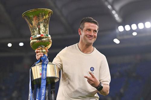 Cristi Chivu, cu Cupa Italiei/ foto Getty Images