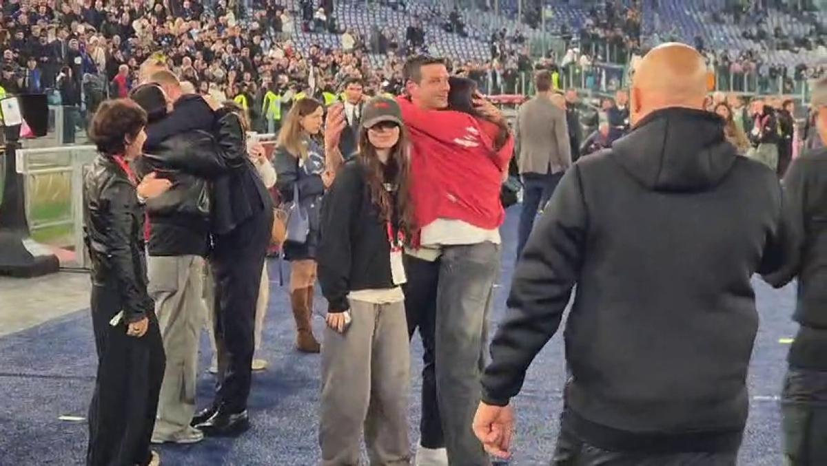 Au coborât din tribune și s-au dus direct la Cristi Chivu, după finala Cupei Italiei