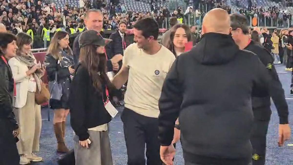Au coborât din tribune și s-au dus direct la Cristi Chivu, după finala Cupei Italiei