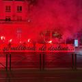 Fanii au aprins torțe în fața sediului CS Dinamo