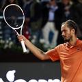 Daniil Medvedev făcând semne spre public FOTO Guliver/GettyImages
