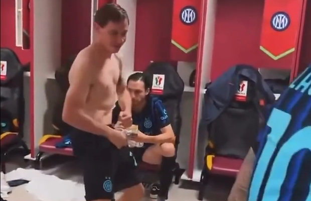 Dans „sexy” în vestiarul lui Inter după eventul reușit de Cristi Chivu » Imaginile cu Barella au devenit virale