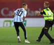 Un admirator al lui Messi a intrat pe teren în meciul Mallorca - Barcelona // foto: Guliver/gettyimages