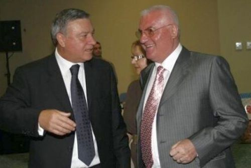 Mircea Sandu (stânga), alături de  Dumitru Dragomir
