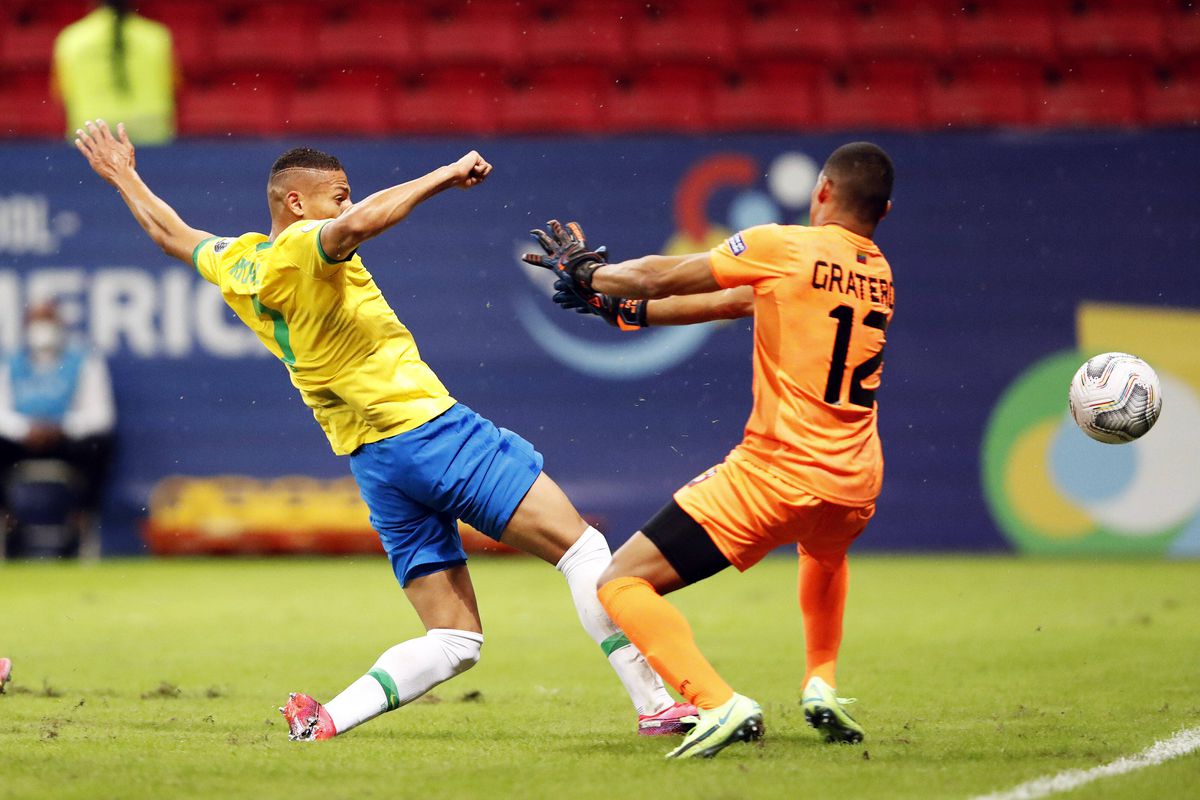 Neymar, tot mai aproape să doboare recordul legendarului Pele! Câte goluri îi mai trebuie starului brazilian