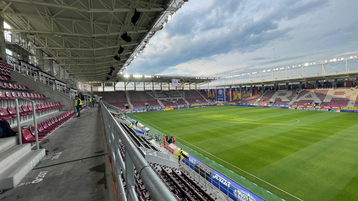 VAR-ul a funcționat parțial în Giulești » Faza la care „tricolorii” au cerut penalty a fost verificată