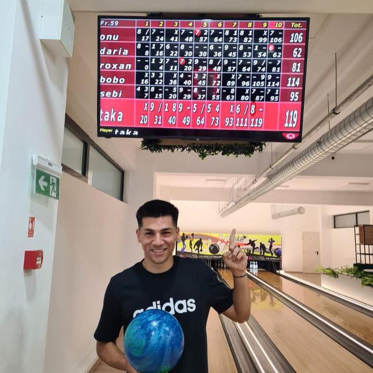 Imagini spectaculoase din vacanțele dinamoviștilor: din Veneția în Mykonos