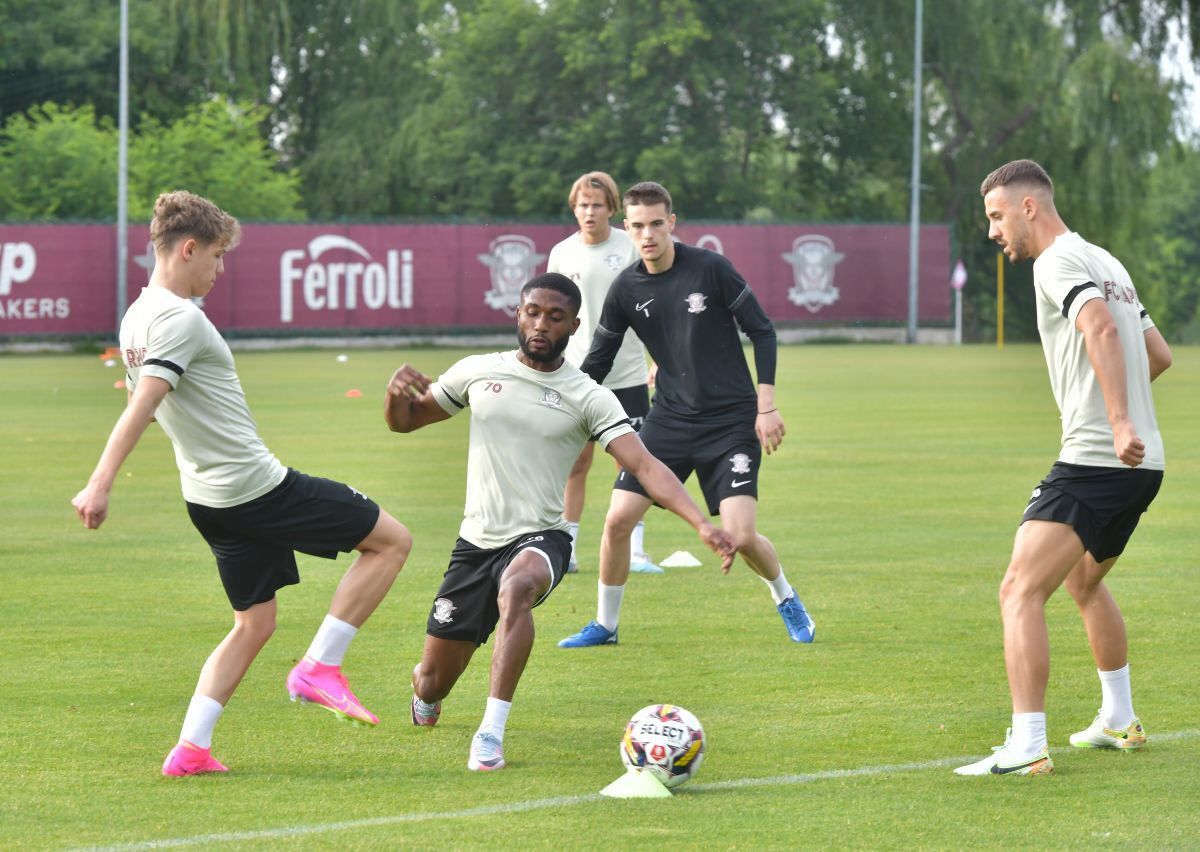 Rapid s-a reunit la baza Constructorul