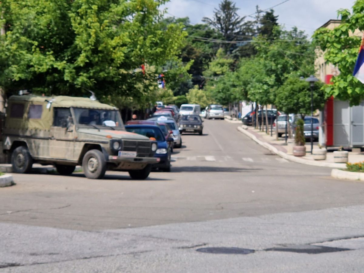 Trei țări într-una singură » Înainte de Kosovo - România, reporterul GSP a ajuns în locul pe care MAE ne-a sfătuit să îl evităm. De ce voia UEFA să mute meciul? Realitatea e cu totul alta