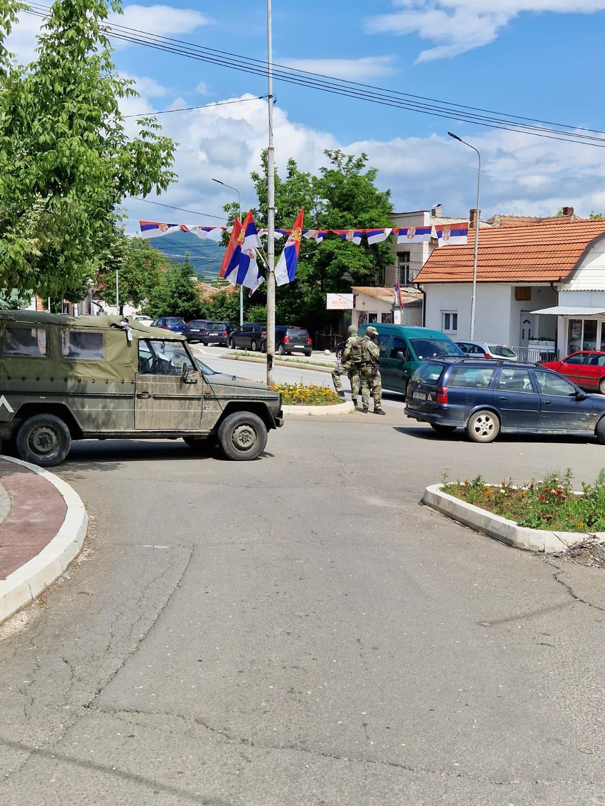 Trei țări într-una singură » Înainte de Kosovo - România, reporterul GSP a ajuns în locul pe care MAE ne-a sfătuit să îl evităm. De ce voia UEFA să mute meciul? Realitatea e cu totul alta