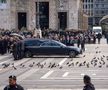 Italia s-a despărțit de Il Presidente » Ce au strigat miile de oameni veniți să-și ia adio de la Silvio Berlusconi, la Domul din Milano