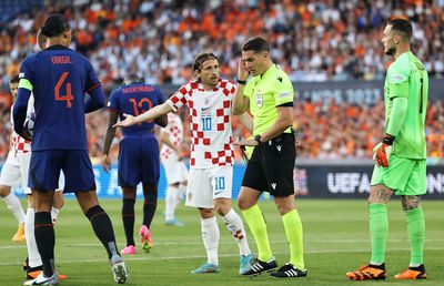 Istvan Kovacs, semifinală complicată în Liga Națiunilor » 6 goluri, răsturnări și 2 penalty-uri dictate în Olanda - Croația