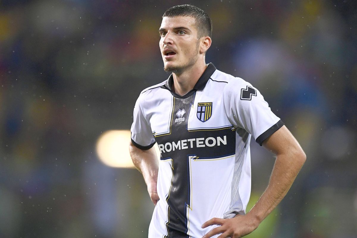 Schimbare de look pentru Valentin Mihăilă