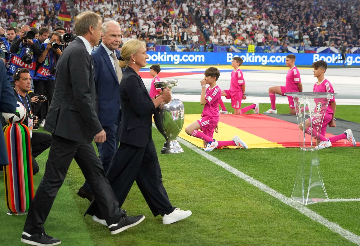 Soția lui Franz Beckenbauer a oferit imaginile începutului de Campionat European: lacrimi pentru o legendă