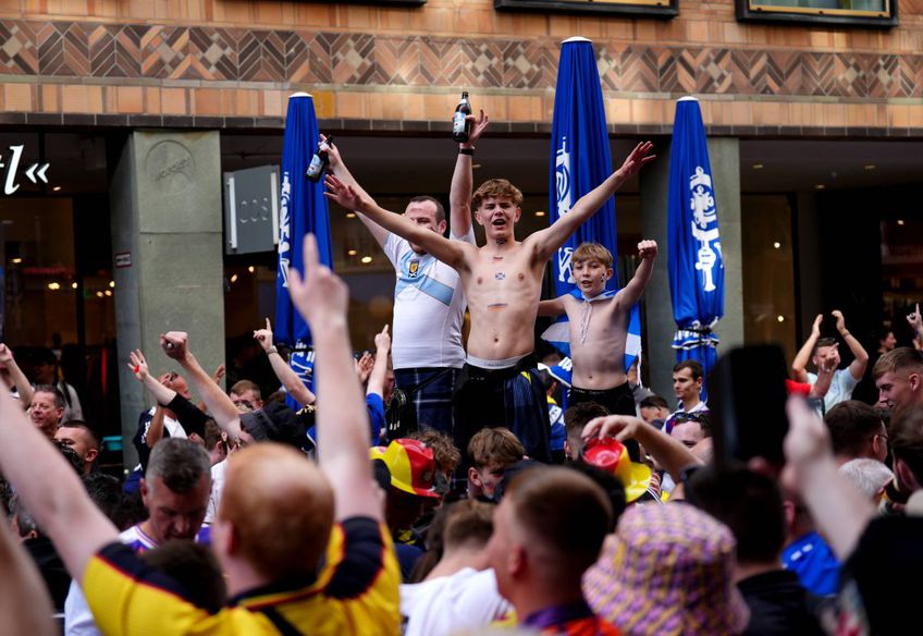 Curg râuri de bere în Marienplatz și Odeonsplatz, unde scoțienii se simt foarte bine / Foto: Imago