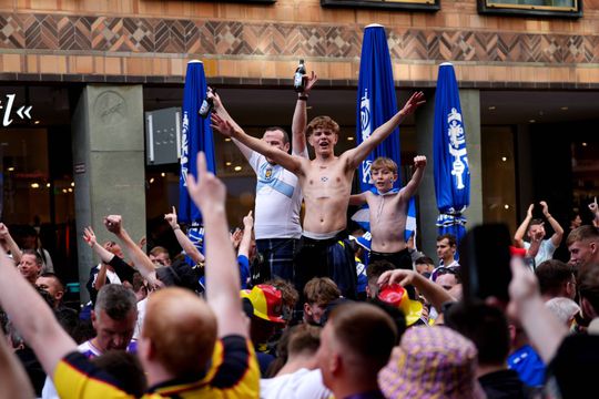 Curg râuri de bere în Marienplatz și Odeonsplatz, unde scoțienii se simt foarte bine / Foto: Imago