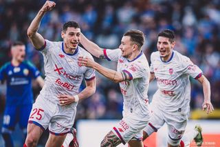 Diferența între veniturile lui Rakow și ale Universității Craiova » Ce salarii plătește și banii luați din transferuri!