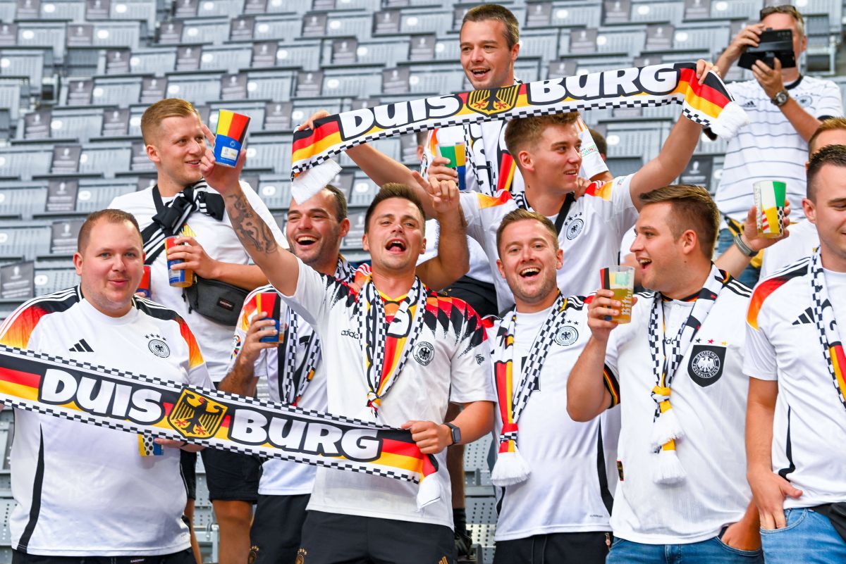 Ignorat de Ceferin, Răzvan Burleanu a avut o companie stelară la „oficială” » Cum a fost surprins șeful FRF la Germania - Scoția