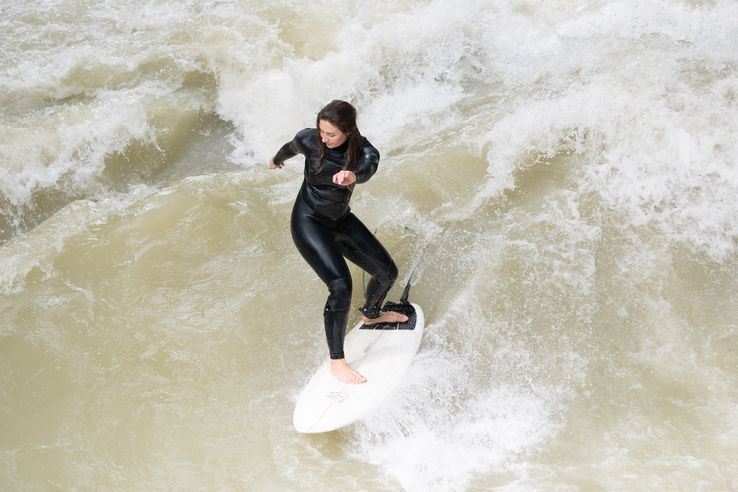 Surf în Englischer Garten FOTO: Ionuț Iordache (GSP)