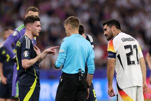 Două gafe colosale » Decizii incredibile luate de Turpin în Germania - Scoția, debutul la EURO 2024