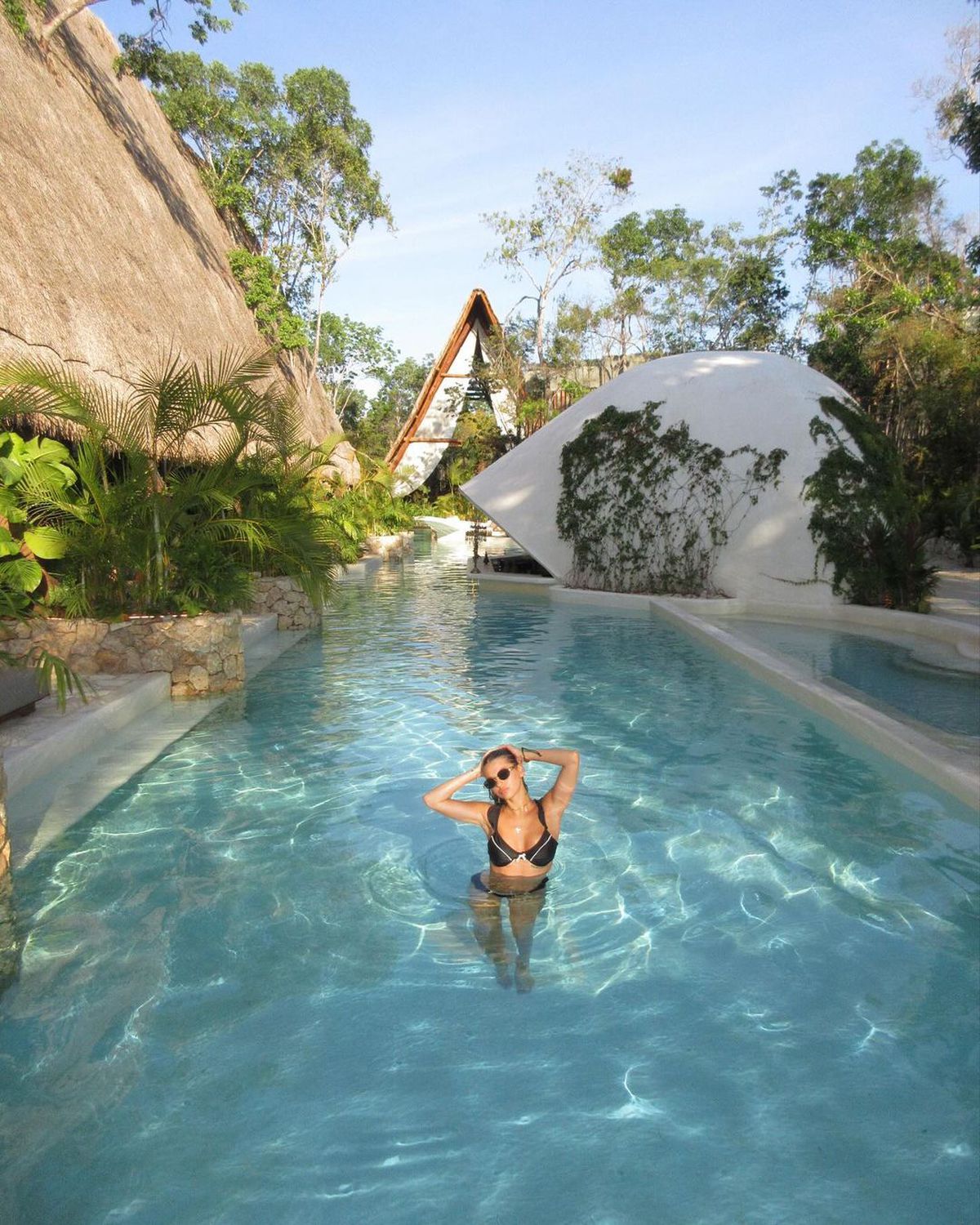 Fostul jucător al lui Hagi și-a cerut iubita în căsătorie în Seychelles! Imagini spectaculoase din vacanță