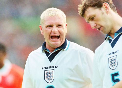 Paul Gascoigne și Tony Adams, doi dintre jucătorii Angliei, foto: Gettyimages