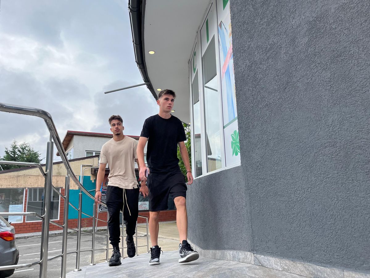 FCSB s-a reunit! Ce absențe are campioana, pe lângă jucătorii de la lot: a pierdut avionul și nu a fost prezent