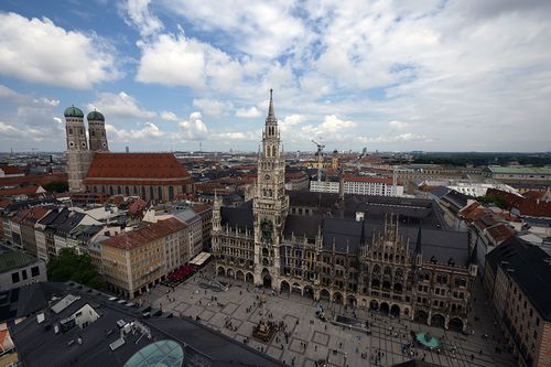 Vedere cu centrul orașului München din turneul bisericii Peterskirche