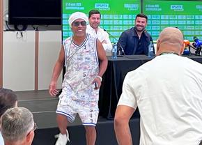 „Vrăjitorul” sfios a „topit” Clujul » După 24 de ore în România, Ronaldinho și-a spus primele impresii și a răspuns la întrebarea GSP: „Nici în cel mai îndrăzneț vis nu mă gândeam!”