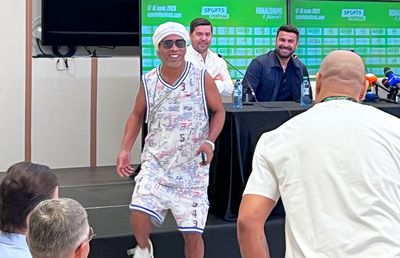 „Vrăjitorul” sfios a „topit” Clujul » După 24 de ore în România, Ronaldinho și-a spus primele impresii și a răspuns la întrebarea GSP: „Nici în cel mai îndrăzneț vis nu mă gândeam!”