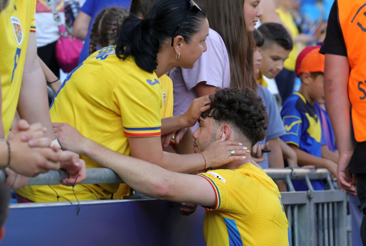Imaginile turneului?! „Tricolorul” consolat de toată familia după înfrângerea României U21 cu Spania: scene emoționante surprinse de reporterii GSP