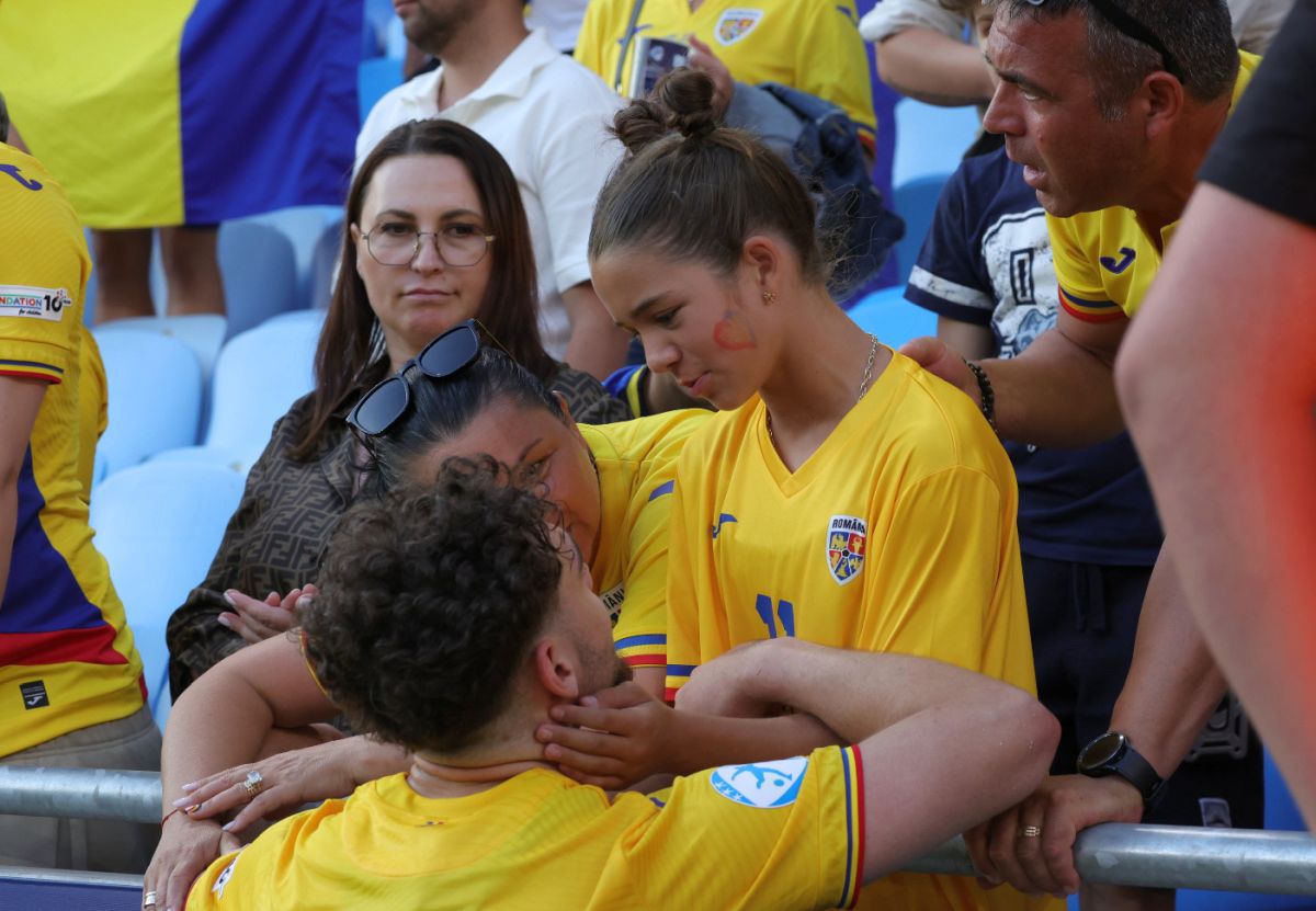 Imaginile turneului?! „Tricolorul” consolat de toată familia după înfrângerea României U21 cu Spania: scene emoționante surprinse de reporterii GSP