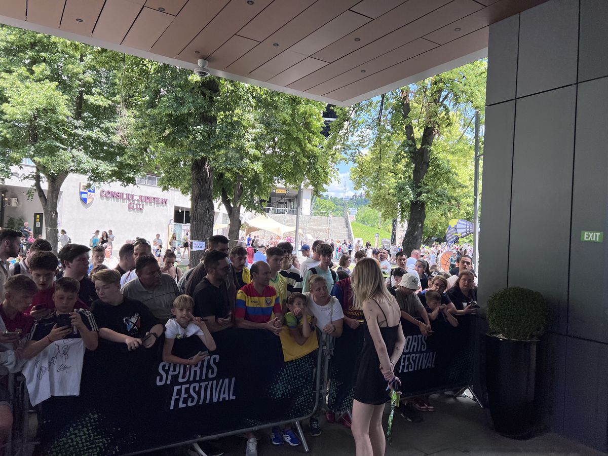 „Vrăjitorul” sfios a „topit” Clujul » După 24 de ore în România, Ronaldinho și-a spus primele impresii și a răspuns la întrebarea GSP: „Nici în cel mai îndrăzneț vis nu mă gândeam!”