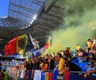 Fumigene aprinse de ultrașii de la Uniți sub tricolor la meciul Spania - România, de la Euro U21. Foto: Ionuț Iordache (GSP.RO)