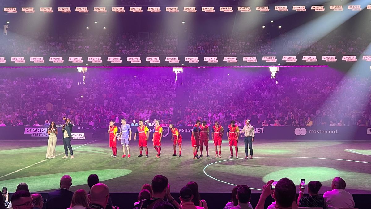 Ronaldinho și prietenii, pregătiți de spectacol în BTarena