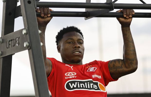 Arestat pe aeroport în Dubai! » Va fi extrădat în Țările de Jos și închis pentru trafic de droguri și agresiune