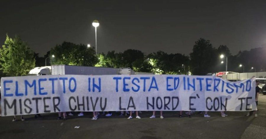Fanii lui Inter au avut un mesaj pentru Cristi Chivu, înaintea debutului. FOTO: X Ultrașii lui Inter, mesaj frontal pentru Cristi Chivu, înaintea debutului