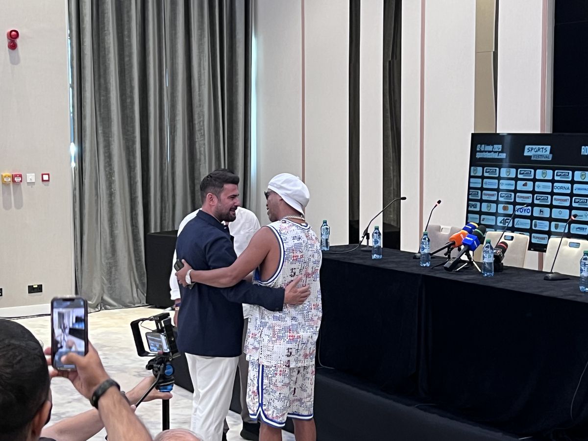 „Vrăjitorul” sfios a „topit” Clujul » După 24 de ore în România, Ronaldinho și-a spus primele impresii și a răspuns la întrebarea GSP: „Nici în cel mai îndrăzneț vis nu mă gândeam!”