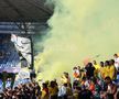 Fumigene aprinse de ultrașii de la Uniți sub tricolor la meciul Spania - România, de la Euro U21. Foto: Ionuț Iordache (GSP.RO)