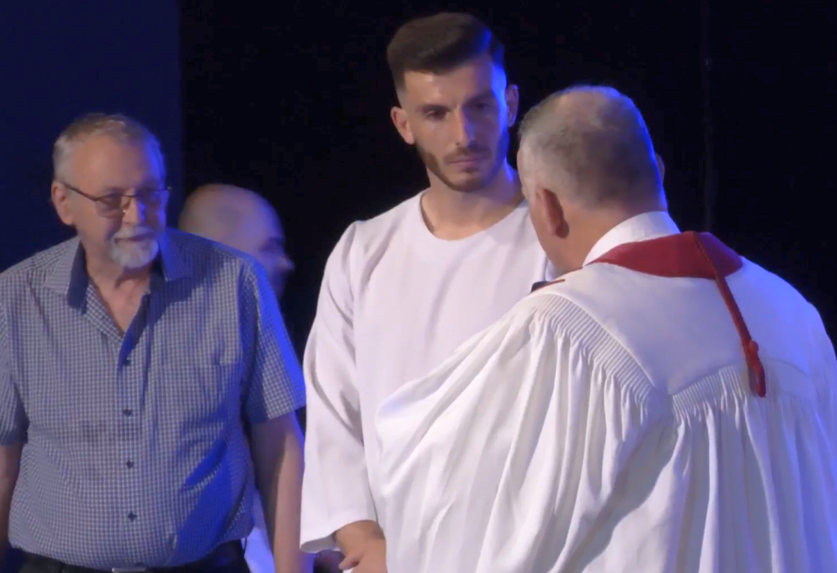 Vestea pe care Gigi Becali nu voia să o audă: campionul României cu FCSB a renunțat la ortodoxie » Imagini cu momentul „botezului”