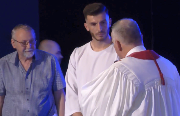 Vestea pe care Gigi Becali nu voia să o audă: campionul României cu FCSB a renunțat la ortodoxie » Imagini cu momentul „botezului”