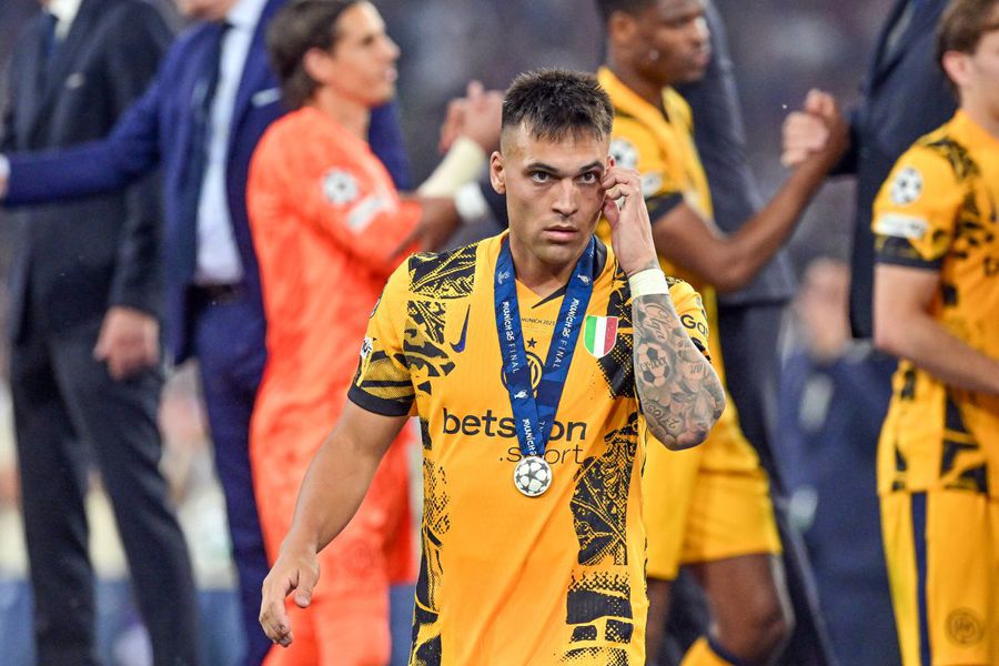 Nici căpitanul Lautaro Martinez n-a înțeles ce-a lovit-o pe Inter în finala Champions League, 0-5 cu PSG / Foto: Imago Fostul fotbalist din Superliga îi distruge pe italieni: „Aroganți. Habar nu aveau ce joacă PSG în finala Ligii!”