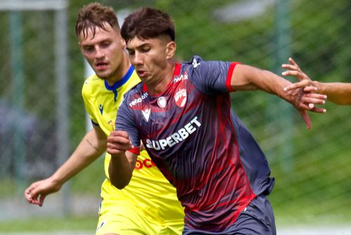 Musi în acțiune cu Petrolul, la debutul lui la Dinamo. Foto: Facebook Dinamo București