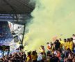 Fumigene aprinse de ultrașii de la Uniți sub tricolor la meciul Spania - România, de la Euro U21. Foto: Ionuț Iordache (GSP.RO)