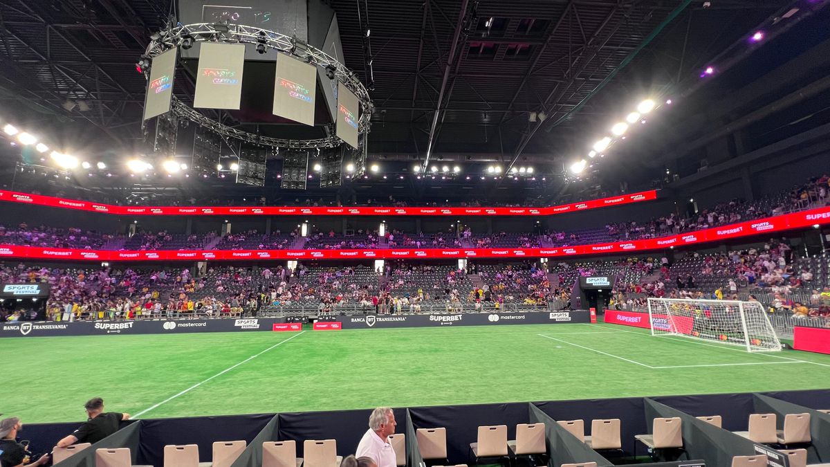 Ronaldinho și prietenii, pregătiți de spectacol în BTarena