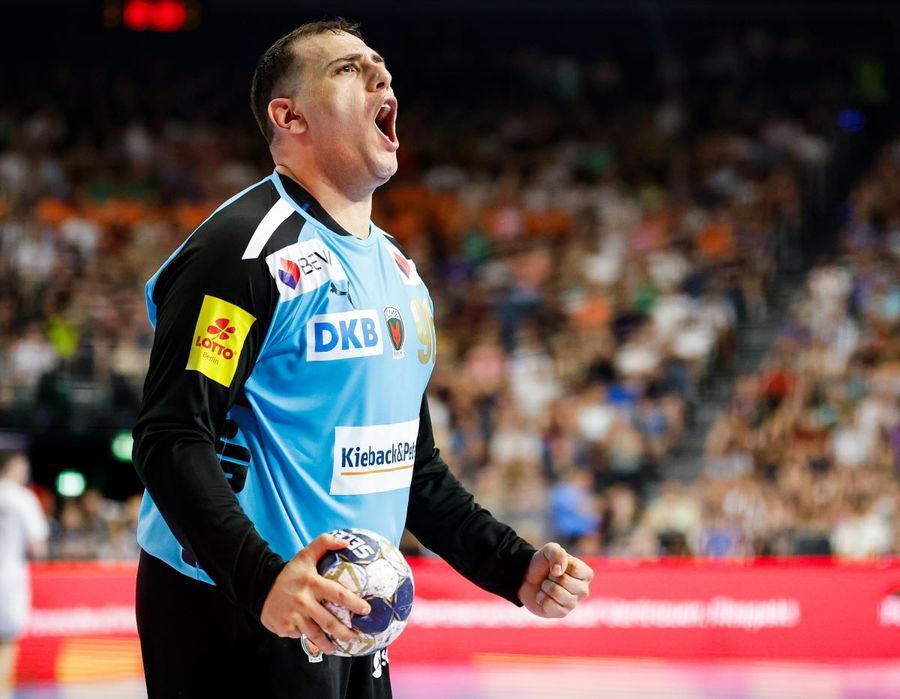 Dejan Milosavljev, portarul lui Fuchse Berlin Foto: EHF Finală 100% germană în Liga Campionilor: Fuchse Berlin contra Magdeburg, care a învins o Barcelona penalizată cu trei cartonașe roșii!