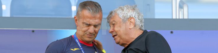 Daniel Pancu, ședință cu Mircea Lucescu înainte de Spania - România, de la Euro U21. Foto: Ionuț Iordache (GSP.RO)