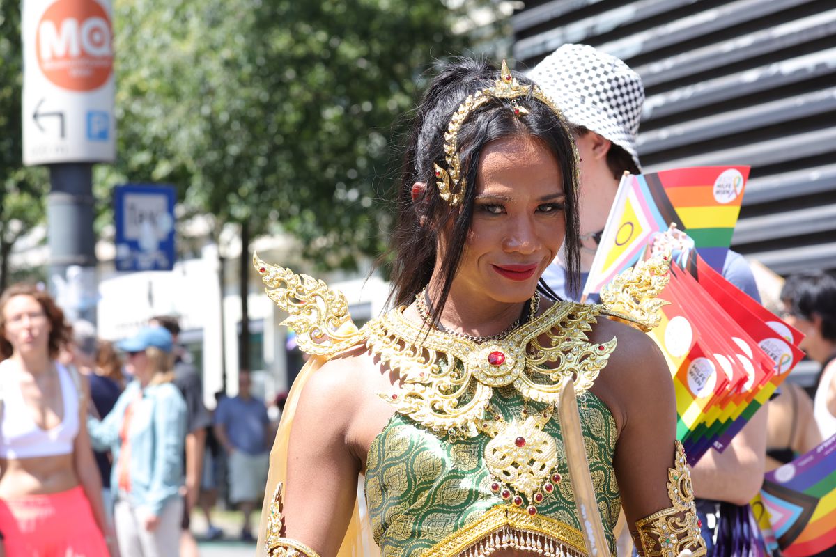 Gigi, unde e agheasma? Am asistat la Pride Vienna, unde am văzut oameni-câini, bărbați acoperiți doar cu... o șosetă, copii și mii de oameni în vestimentații excentrice